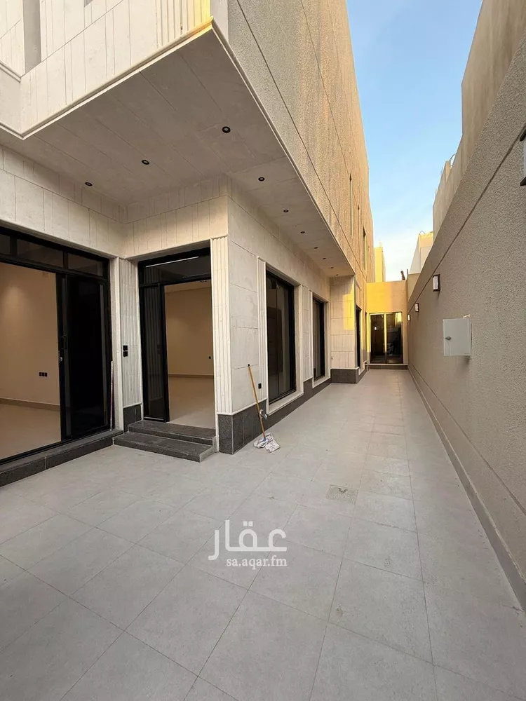 فيلا للبيع في شارع أحمد بشناق, حي الرمال, مدينة الرياض, منطقة الرياض صورة 2