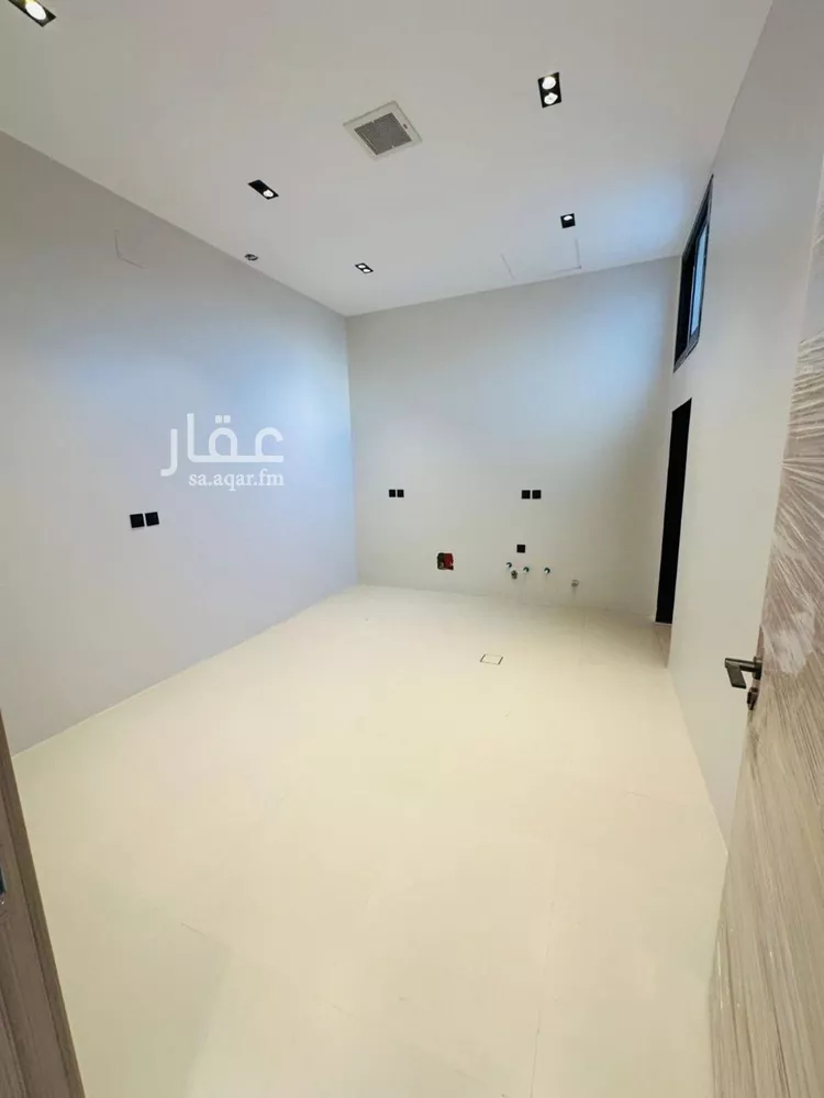 فيلا للبيع في شارع خليج تونس, حي المعيزيلة, مدينة الرياض, منطقة الرياض 15