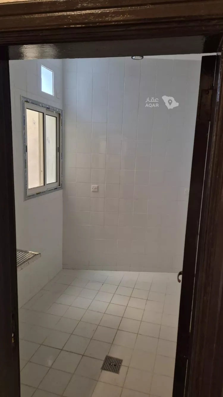 Building for Rent in Riyadh Sultana 15