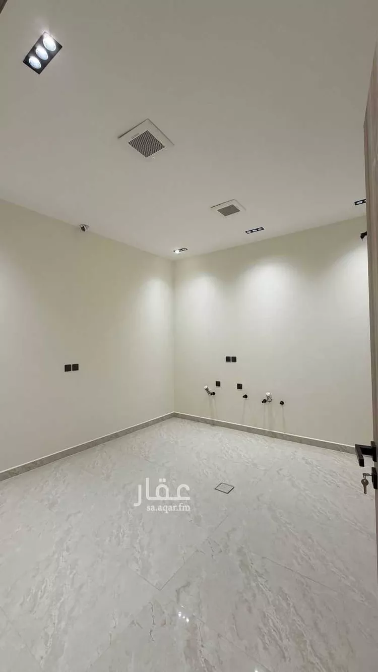 دور للبيع في شارع إسماعيل القسط, حي طويق, مدينة الرياض, منطقة الرياض 10