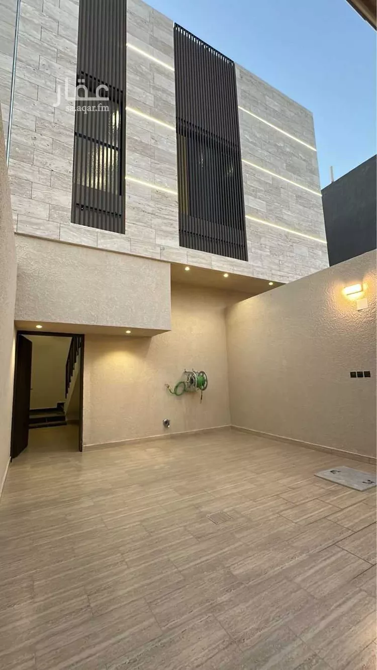 دور للبيع في شارع الحارث بن عبدالرحمن, حي عكاظ, مدينة الرياض, منطقة الرياض صورة 2