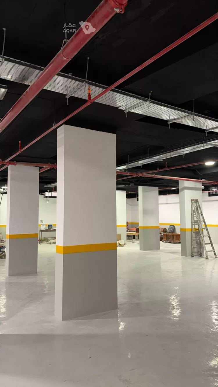 عمارة للإيجار في شارع الشيخ عبدالله أبابطين, حي الريان, مدينة الرياض, منطقة الرياض 15