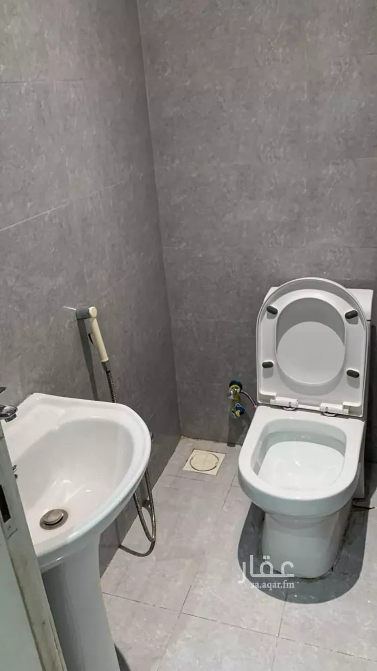 مكتب تجاري للإيجار في شارع حفصة بنت عمر, حي الروضة, مدينة الرياض, منطقة الرياض صورة 5
