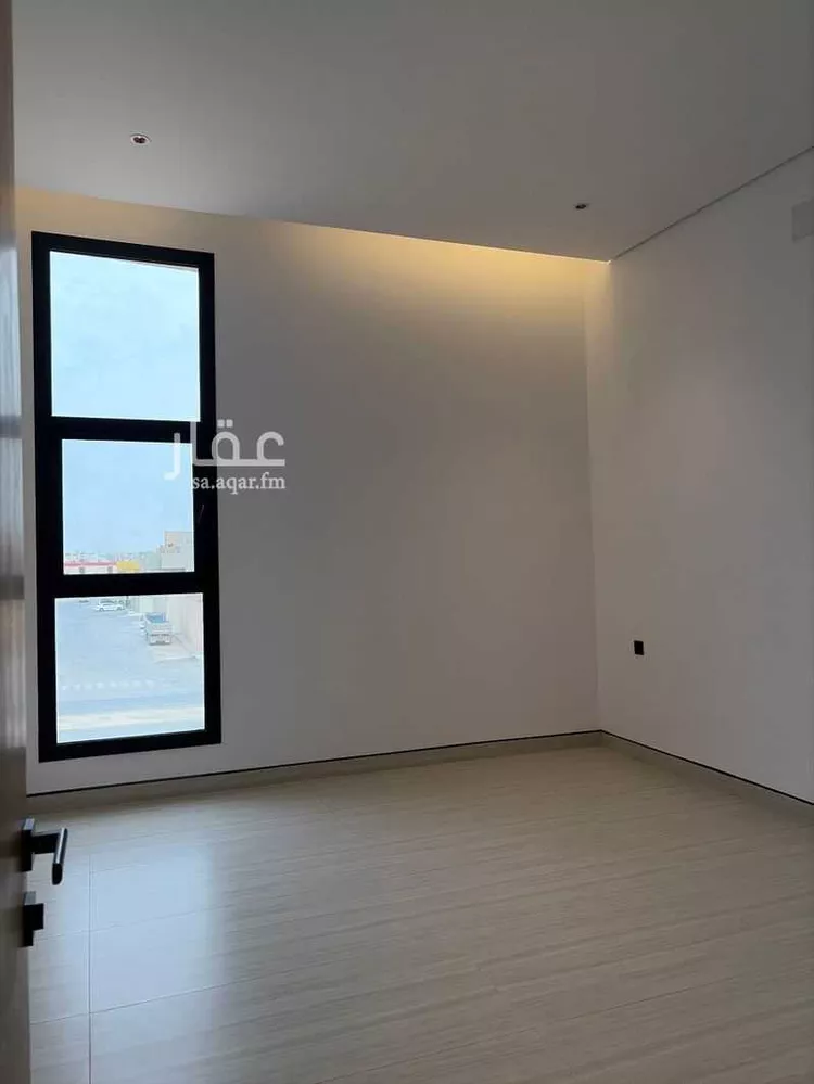Floor for Sale in Riyadh Al Arid 10