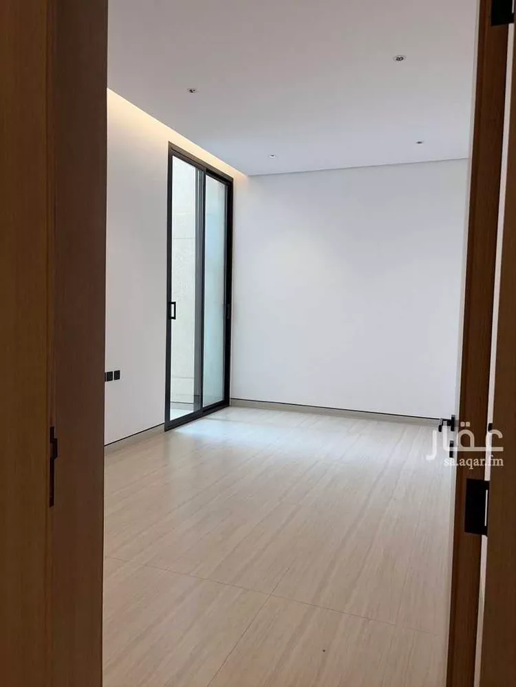 Floor for Sale in Riyadh Al Arid 6