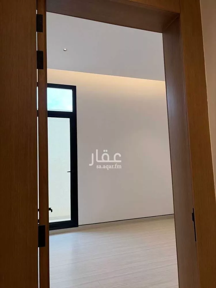 Floor for Sale in Riyadh Al Arid 8