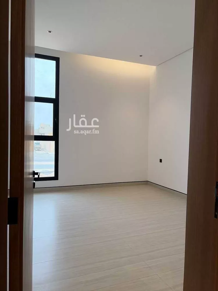 Floor for Sale in Riyadh Al Arid 11