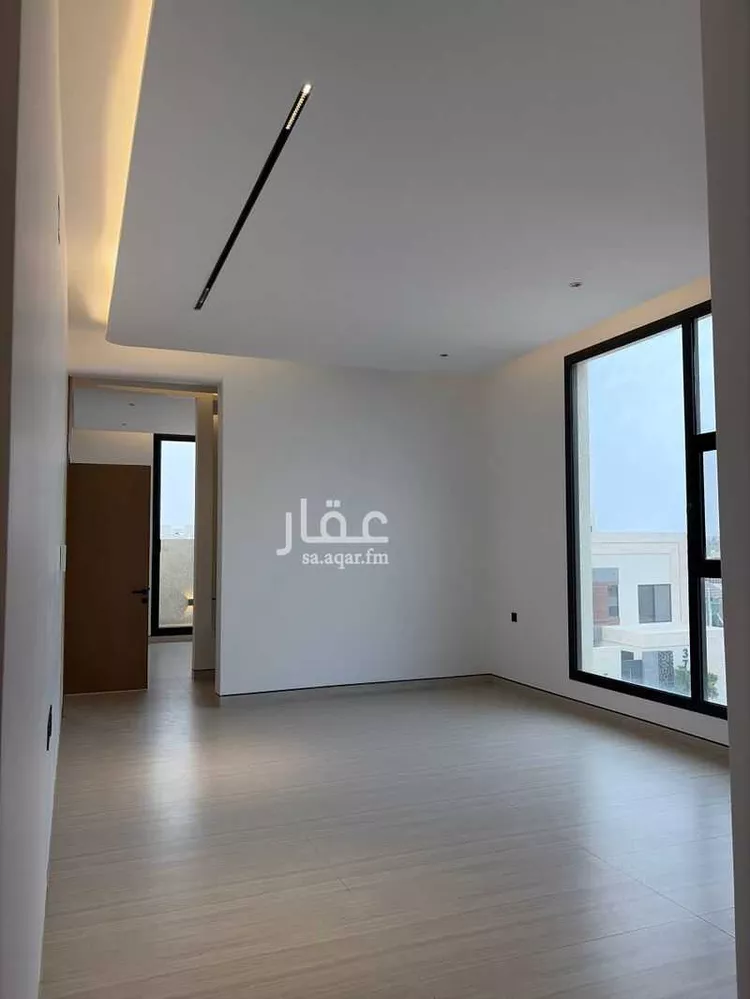 Floor for Sale in Riyadh Al Arid 7