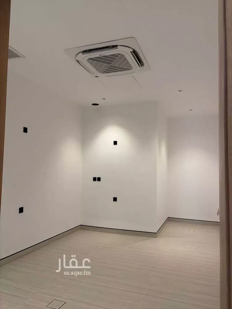 Floor for Sale in Riyadh Al Arid 8