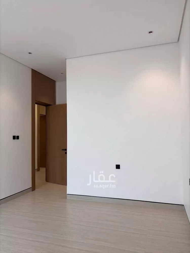 Floor for Sale in Riyadh Al Arid 12