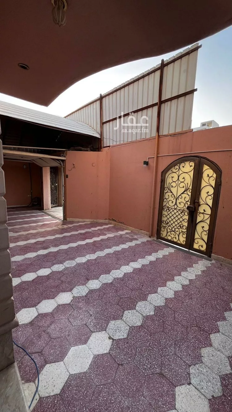 فيلا للبيع في شارع أبي بكر القباني, حي إشبيلية, مدينة الرياض, منطقة الرياض صورة 5