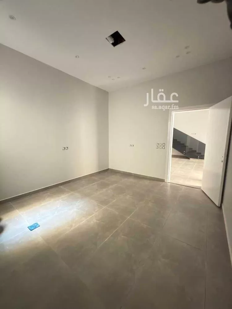 فيلا للبيع في شارع ابن الصاحب, حي الورود, مدينة الخرج, منطقة الرياض صورة 2