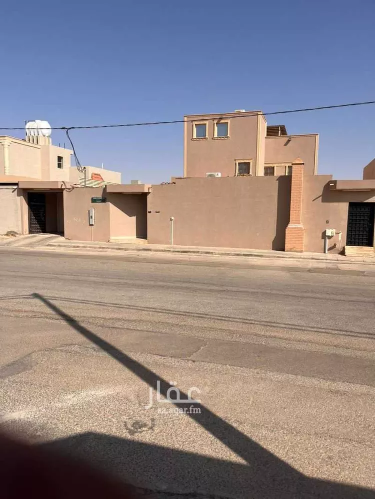 فيلا للبيع في شارع الطفيل بن النعمان, حي الجامعة, مدينة ثادق, منطقة الرياض