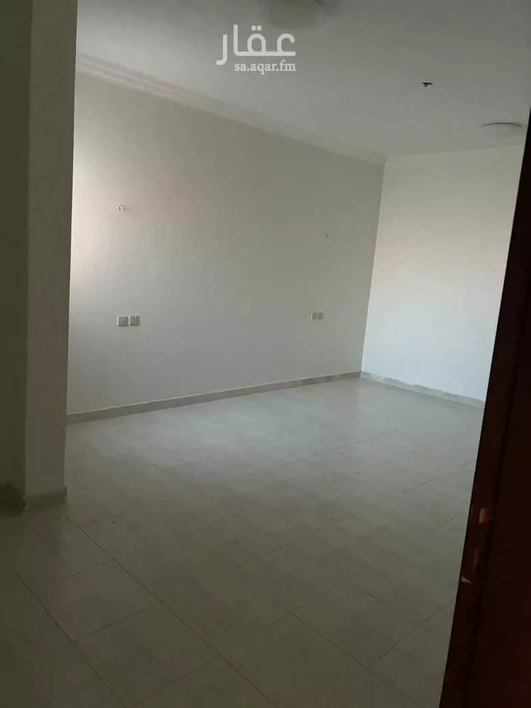 Floor for Rent in Thadiq Al Janadriyah 9