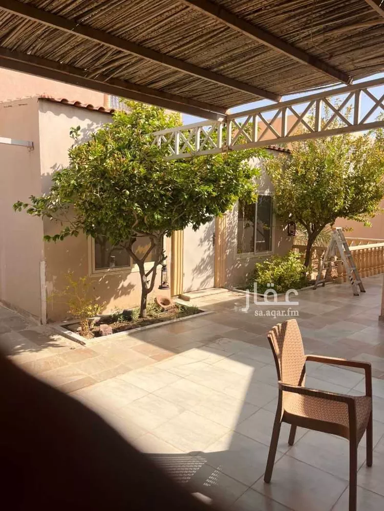 فيلا للبيع في شارع الطفيل بن النعمان, حي الجامعة, مدينة ثادق, منطقة الرياض صورة 3