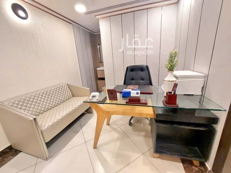 مكتب تجاري للإيجار في شارع التخصصي الفرعي, حي المحمدية, مدينة الرياض, منطقة الرياض 15