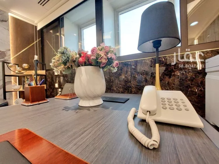 مكتب تجاري للإيجار في شارع التخصصي الفرعي, حي المحمدية, مدينة الرياض, منطقة الرياض صورة 4