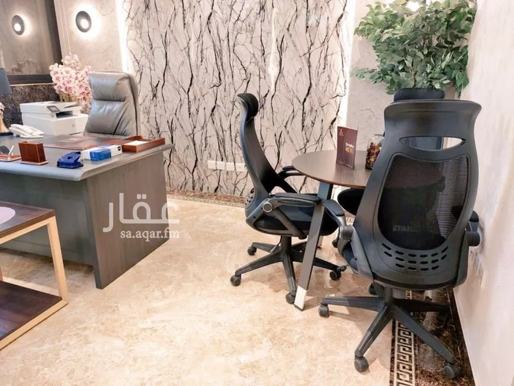 مكتب تجاري للإيجار في شارع التخصصي الفرعي, حي المحمدية, مدينة الرياض, منطقة الرياض 12