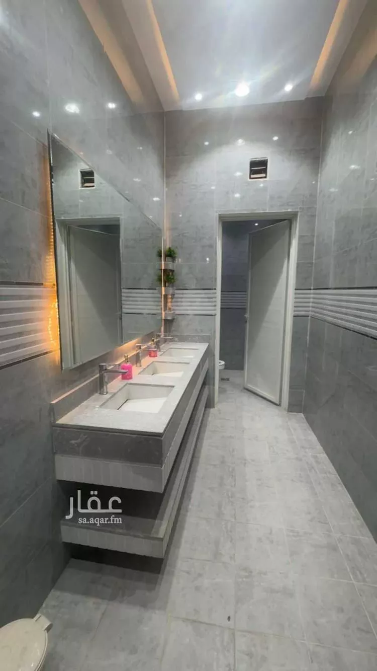 فيلا للبيع في شارع المحضر, حي المعيزيلة, مدينة الرياض, منطقة الرياض صورة 5