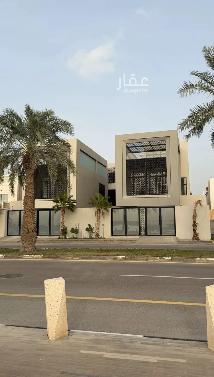 فيلا للبيع في شارع الرقي, حي البحيرة, مدينة الخبر, المنطقة الشرقية