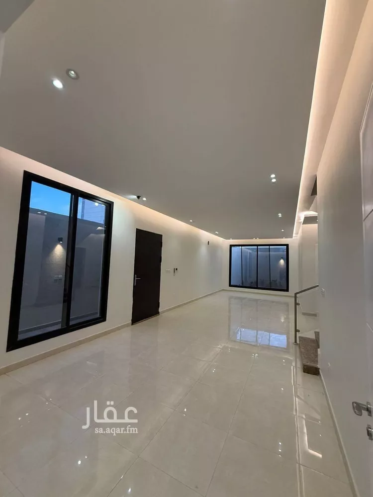 فيلا للبيع في شارع إسماعيل بن أبي اليسر, حي العارض, مدينة الرياض, منطقة الرياض صورة 2