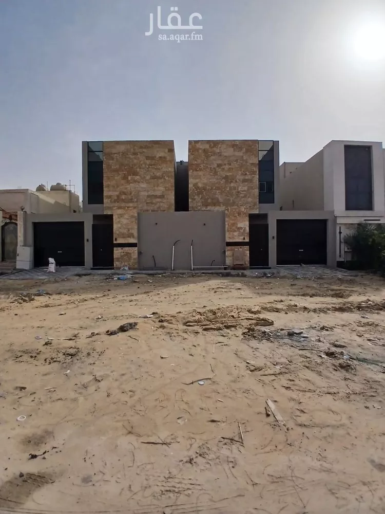 فيلا للبيع في شارع الخفجي, حي ضاحية الملك فهد, مدينة الدمام, المنطقة الشرقية