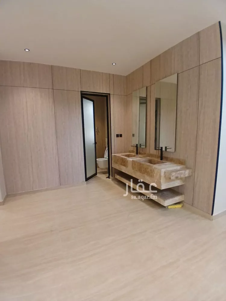 فيلا للبيع في شارع الهفوف, حي الصواري, مدينة الخبر, المنطقة الشرقية 1 صورة