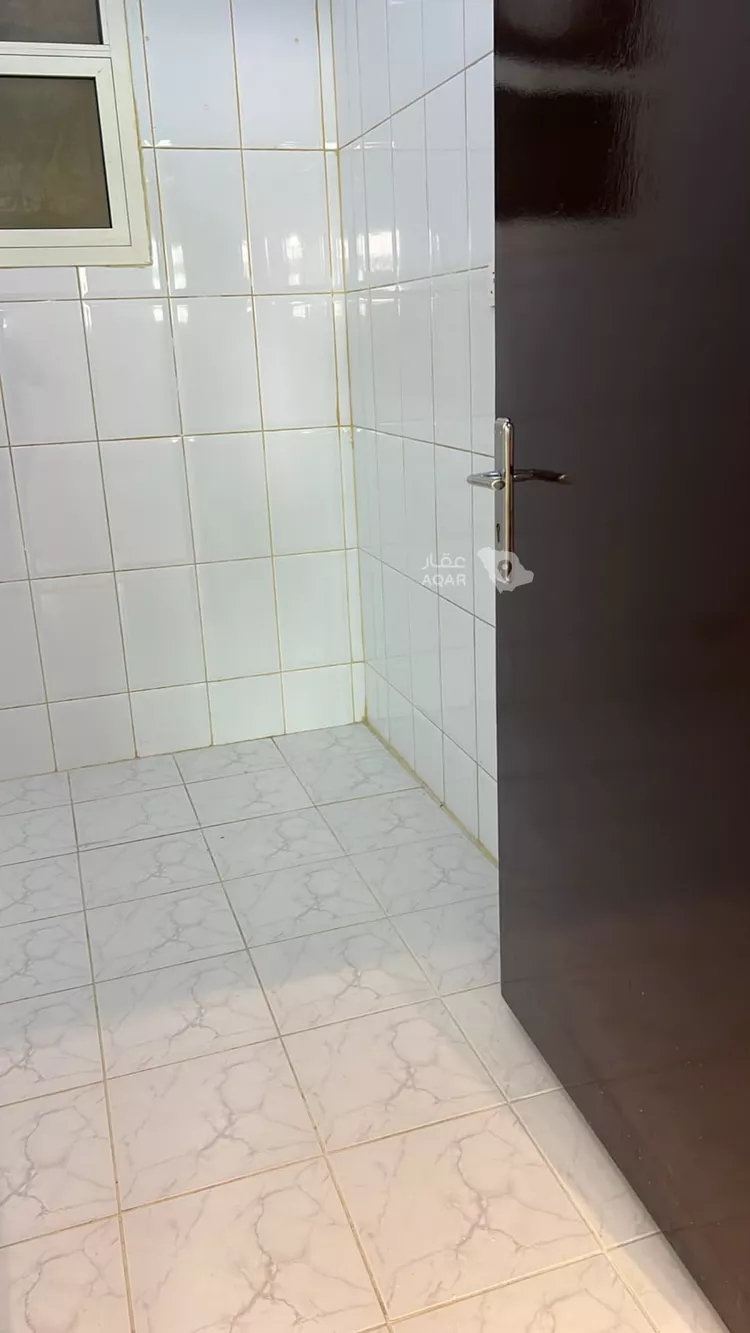 شقة للإيجار في شارع عبدالعزيز ابن جلوي, حي إشبيلية, مدينة الرياض, منطقة الرياض 5