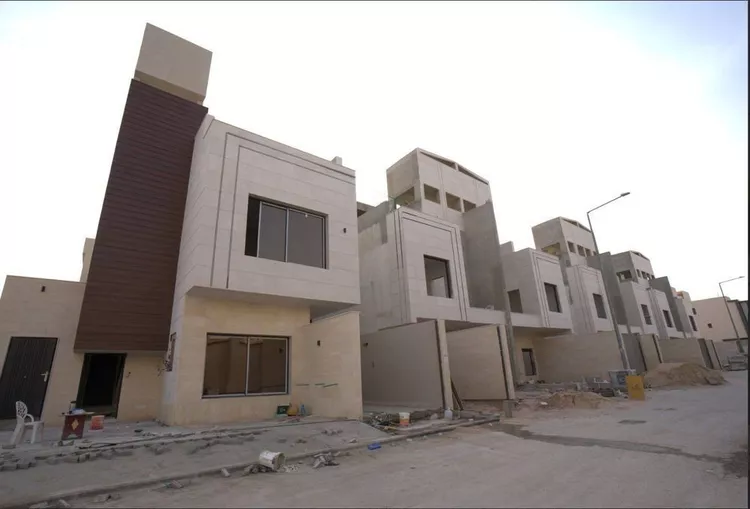 دور للبيع في شارع عمر بن عبداللطيف, حي الرمال, مدينة الرياض, منطقة الرياض صورة 2