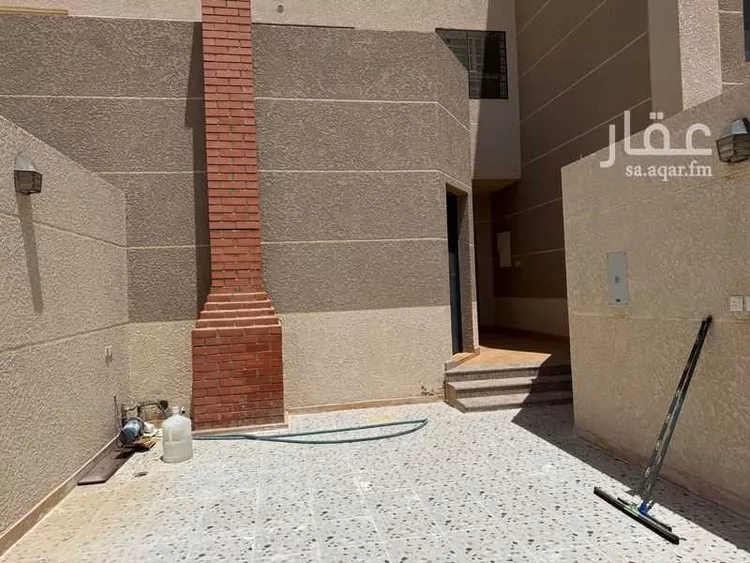 شقة للإيجار في شارع آمنه بنت سعيد بن العاص ، حي السحيمية ، عنيزة ، عنيزة صورة 2