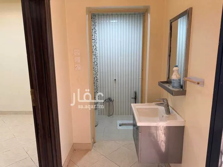 شقة للإيجار في شارع آمنه بنت سعيد بن العاص ، حي السحيمية ، عنيزة ، عنيزة صورة 3