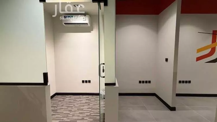Commercial Office for Rent in Riyadh Al Qirawan صورة 4
