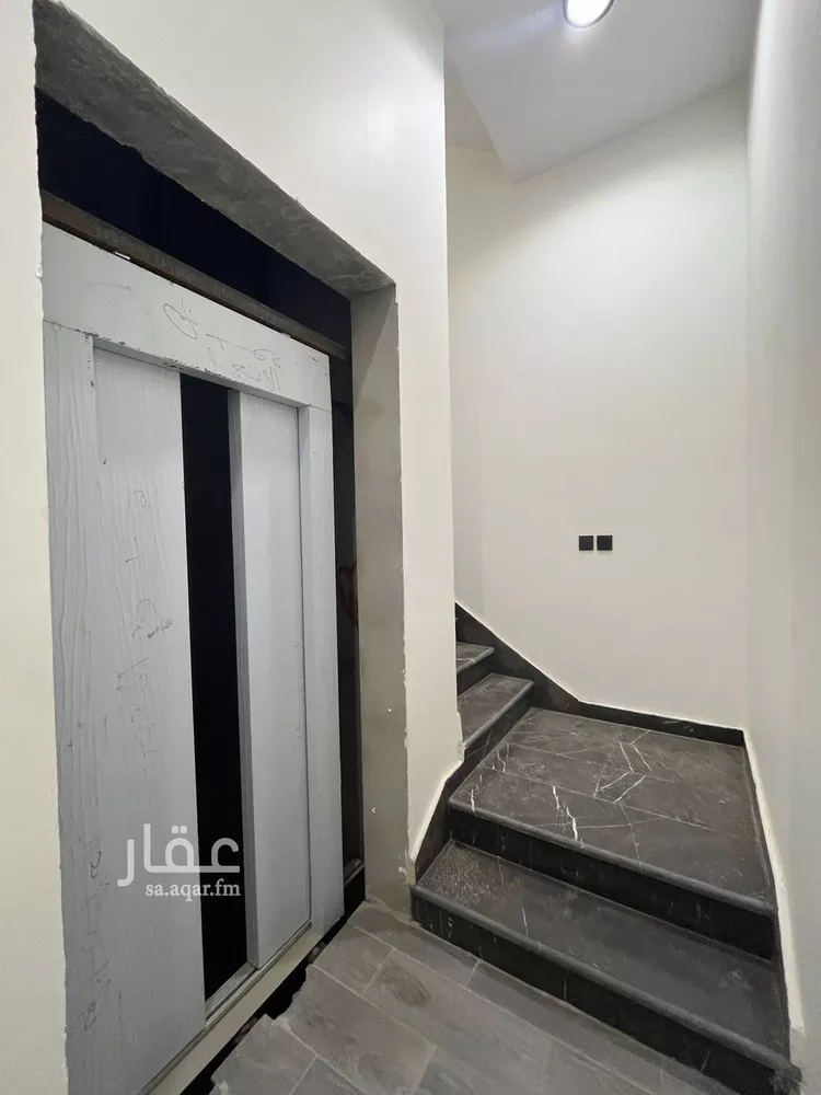 دور للبيع في شارع الصنوان, حي إشبيلية, مدينة الرياض, منطقة الرياض صورة 3