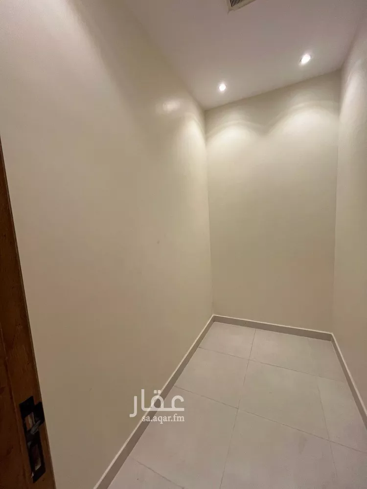 دور للبيع في شارع عبدالغني بن سلام, حي الملك فيصل, مدينة الرياض, منطقة الرياض 13