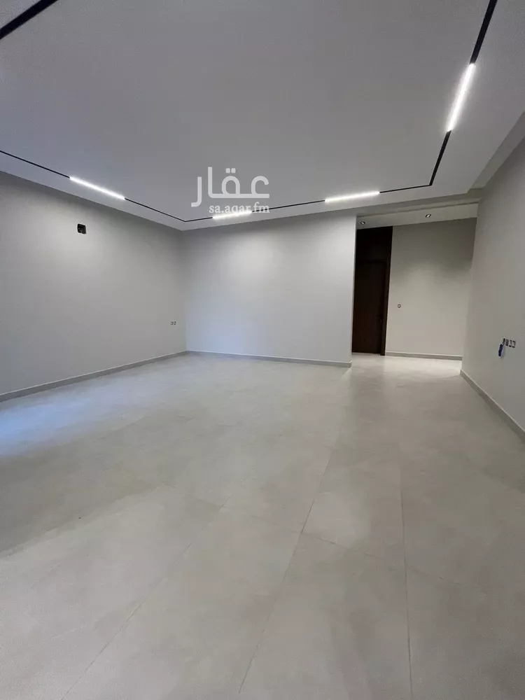 دور للبيع في شارع ثابت بن حزم, حي الخليج, مدينة الرياض, منطقة الرياض 7