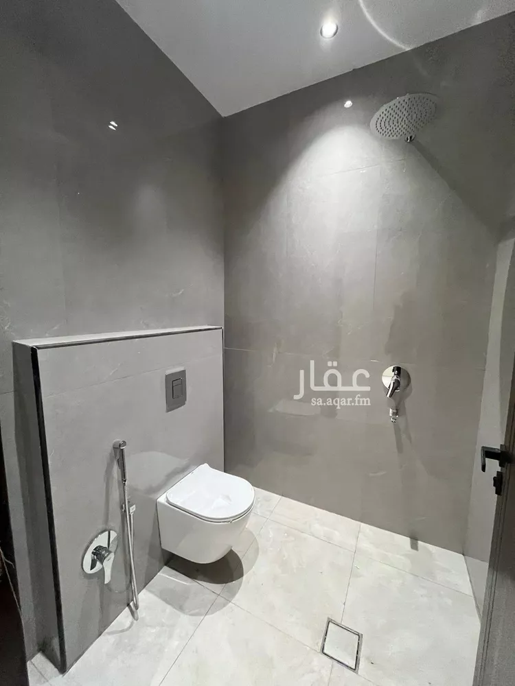 Floor for Sale in Riyadh Al Munsiyah 16