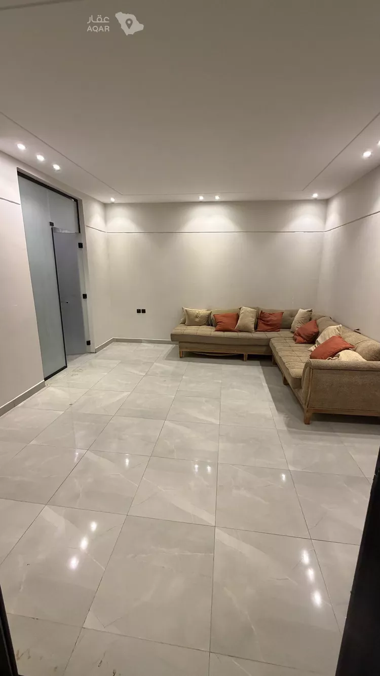 استراحة للإيجار في شارع عثمان بن صدقه, حي عريض, مدينة الرياض, منطقة الرياض 6
