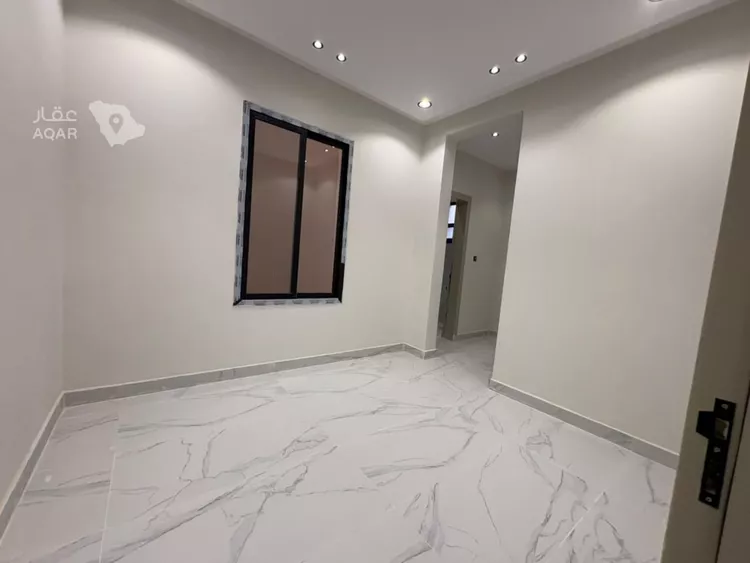Floor for Sale in Riyadh Okaz 9