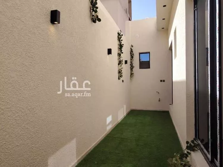 دور للبيع في شارع ابو امامة الحارثي, حي الجامعة, مدينة المزاحميه, منطقة الرياض صورة 4