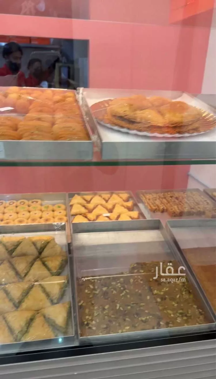 محل للبيع في شارع محمد رشيد رضا ، حي العزيزية ، الرياض ، منطقة الرياض صورة 2