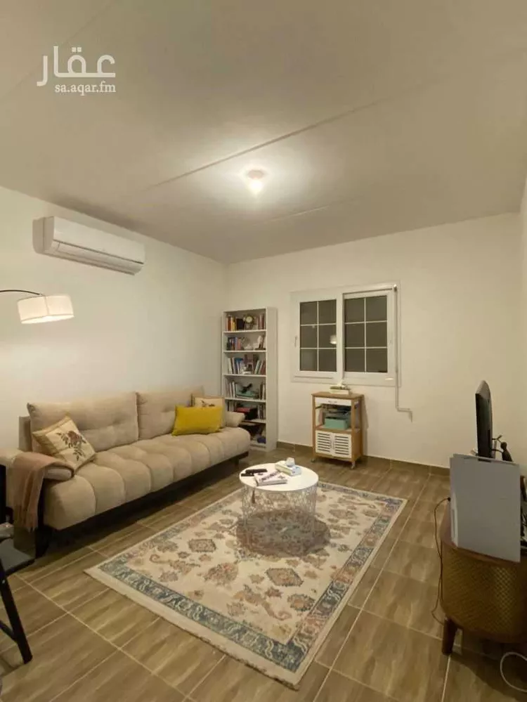 فيلا للإيجار في شارع علي بن أحمد الظفري, حي مطار الملك خالد الدولي, مدينة الرياض, منطقة الرياض صورة 3