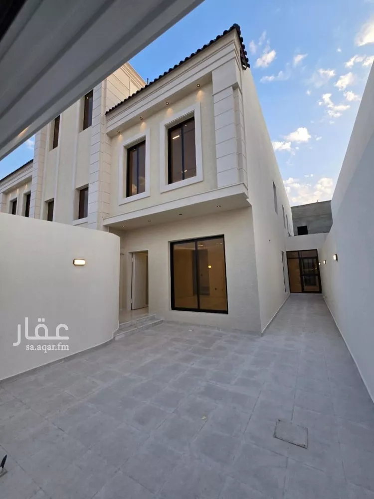 دور للبيع في شارع النفوذ, حي عكاظ, مدينة الرياض, منطقة الرياض صورة 3