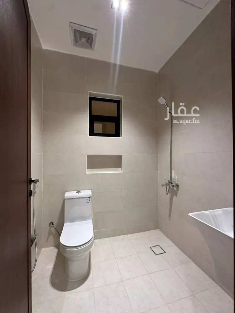 Floor for Sale in Riyadh Okaz 13