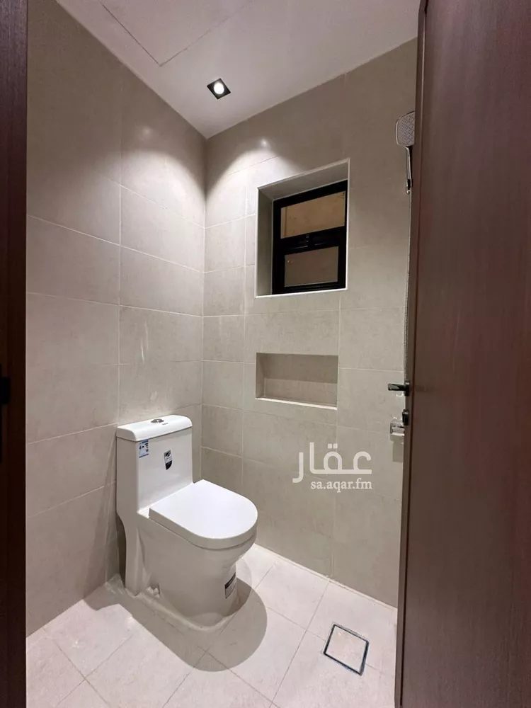 دور للبيع في شارع الصحراء, حي عكاظ, مدينة الرياض, منطقة الرياض 12