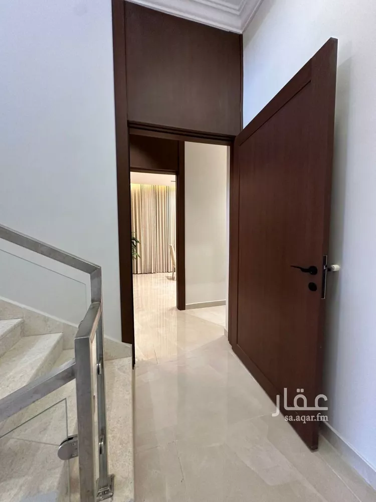 دور للبيع في شارع الصحراء, حي عكاظ, مدينة الرياض, منطقة الرياض 8