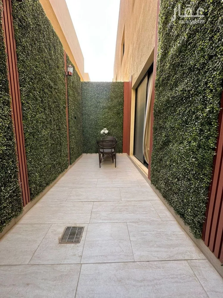 Floor for Sale in Riyadh Okaz 17