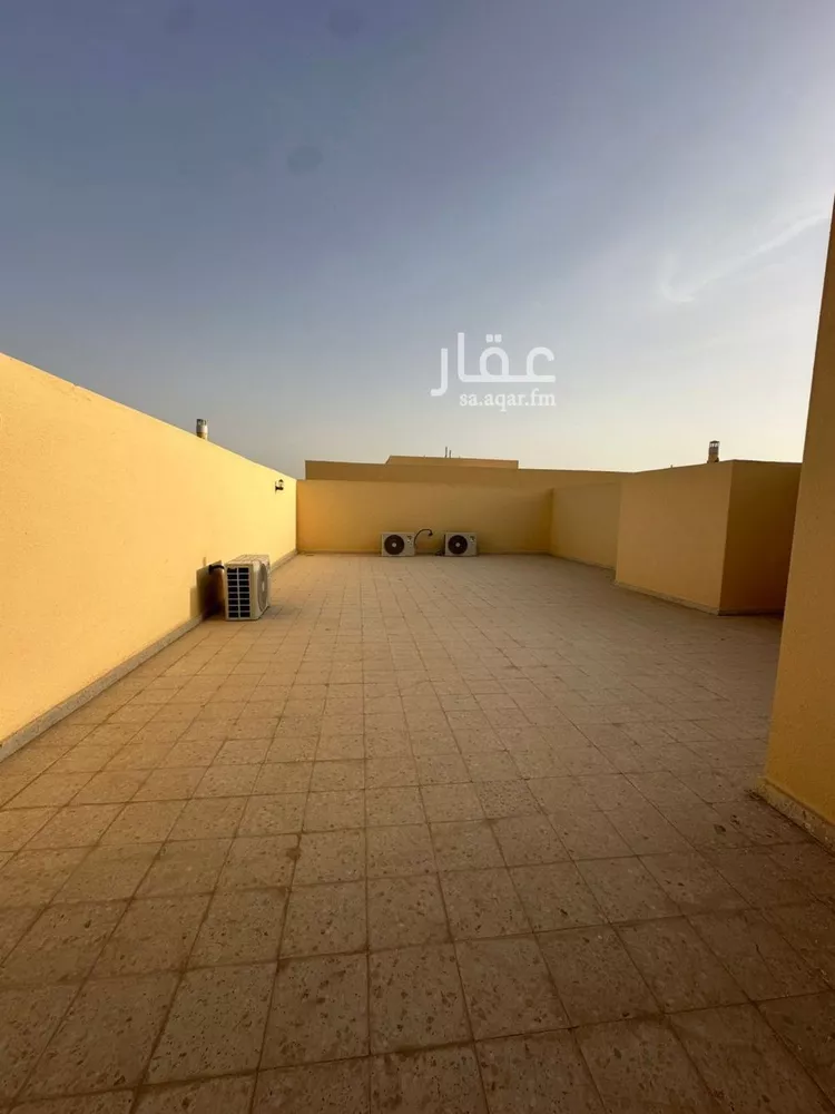 دور للبيع في شارع الصحراء, حي عكاظ, مدينة الرياض, منطقة الرياض 11
