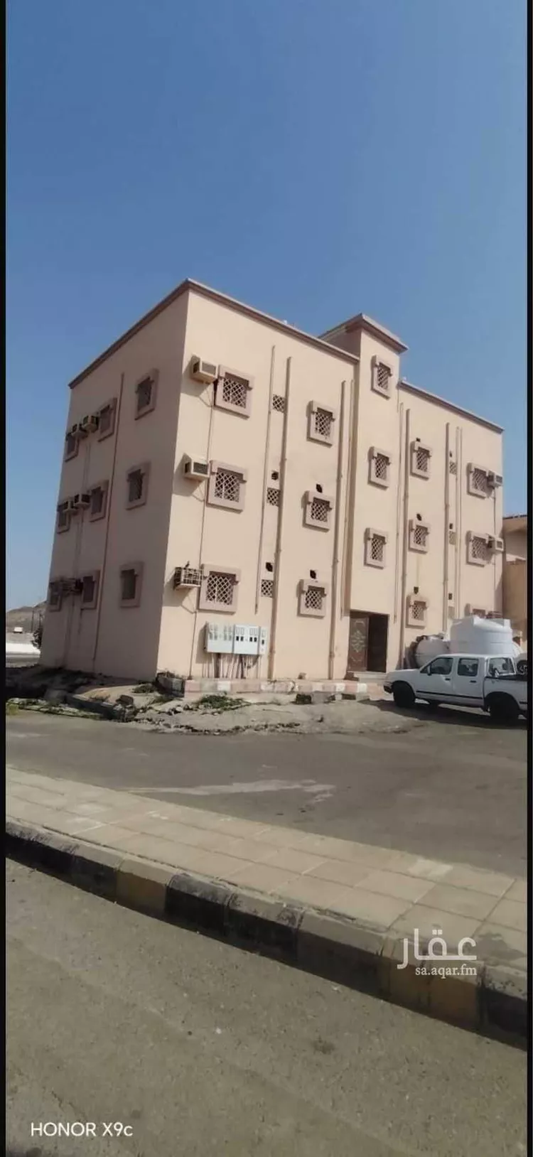 عمارة للبيع في شارع 23939903, حي المطار, مدينة جازان, منطقة جازان صورة 3