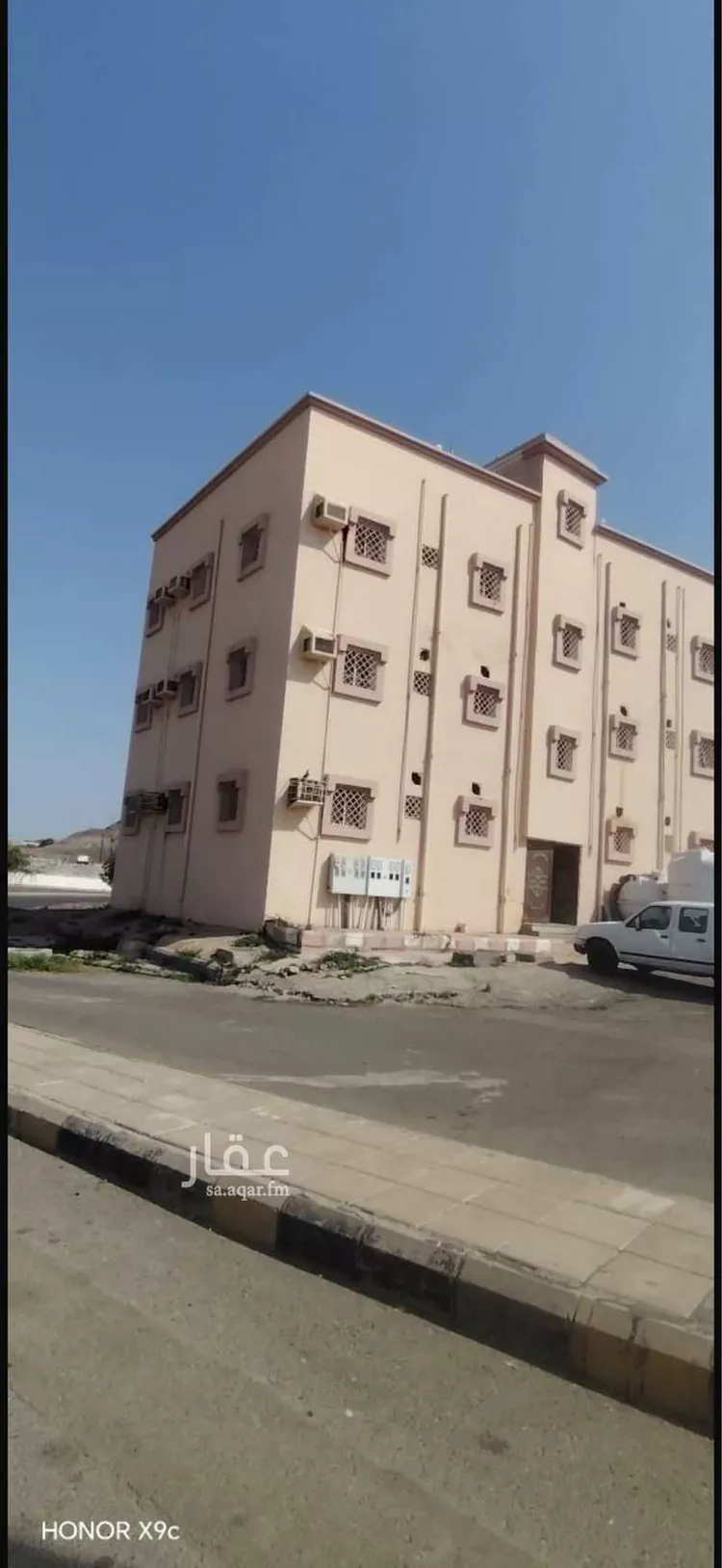 عمارة للبيع في شارع 23939903, حي المطار, مدينة جازان, منطقة جازان صورة 2