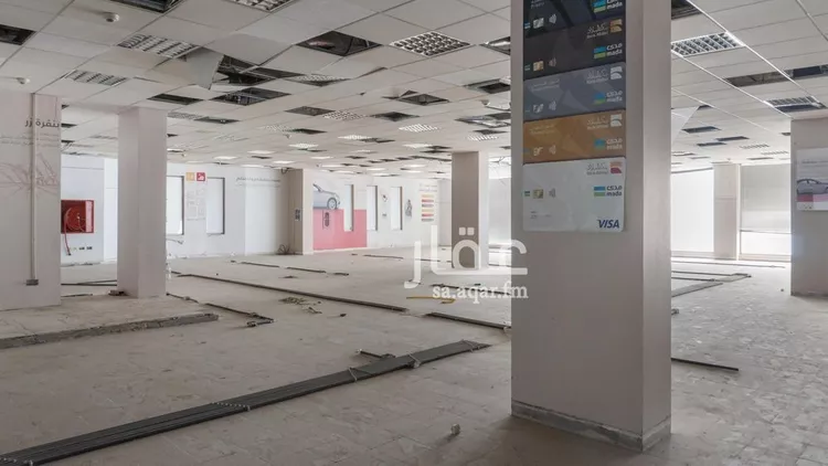 محل للإيجار في شارع الملك عبدالله ابن عبدالعزيز سعود الفرعي, حي الحمراء, مدينة الرياض, منطقة الرياض صورة 2